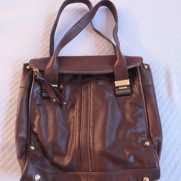 B Makowsky Chocolate Mocha Brown Leather Messenger Style Shoulder Bag - Picture 16 of 16